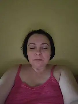 Snapshot of EmmaEmmy40 chatting on May 2026 04:37:02 PM EmmaEmmy40 online show from May 2026 04:37:02 PM