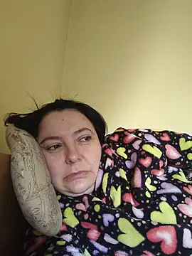 Snapshot of EmmaEmmy40 chatting on May 2026 07:05:02 AM EmmaEmmy40 online show from May 2026 07:05:02 AM