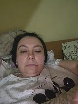Snapshot of EmmaEmmy40 chatting on June 2026 06:25:02 PM EmmaEmmy40 online show from June 2026 06:25:02 PM