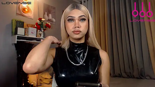 Snapshot of Lexi_ThunderFuck chatting on June 2026 06:22:01 AM Lexi ThunderFuck online show from June 2026 06:22:01 AM