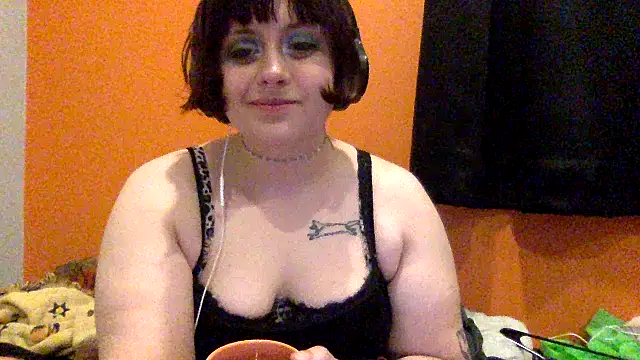 moniqueisalovergirl online show from May 2026 06:41:02 AM