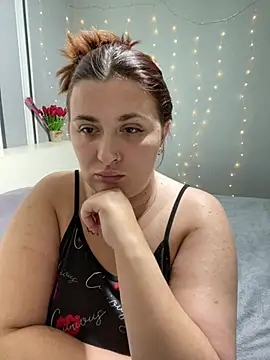 Snapshot of AureTease chatting on July 2026 06:37:02 PM AureTease online show from July 2026 06:37:02 PM