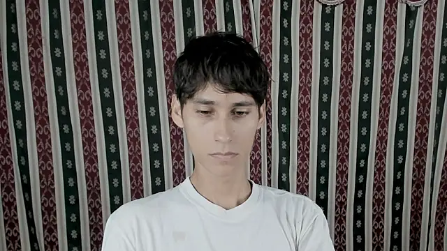 Snapshot of RenKaynSex chatting on May 2026 01:24:02 AM RenKaynSex online show from May 2026 01:24:02 AM