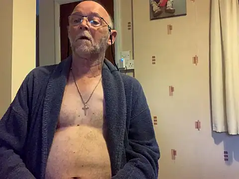 Snapshot of Moonraker64 chatting on July 2026 04:49:01 AM Moonraker64 online show from July 2026 04:49:01 AM