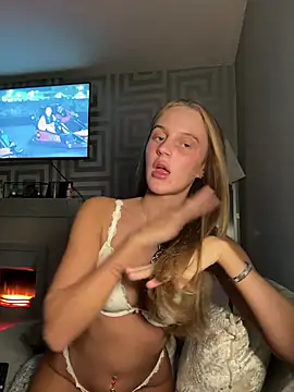 Snapshot of Exotic-Elsie chatting on July 2026 10:16:01 PM Exotic-Elsie online show from July 2026 10:16:01 PM