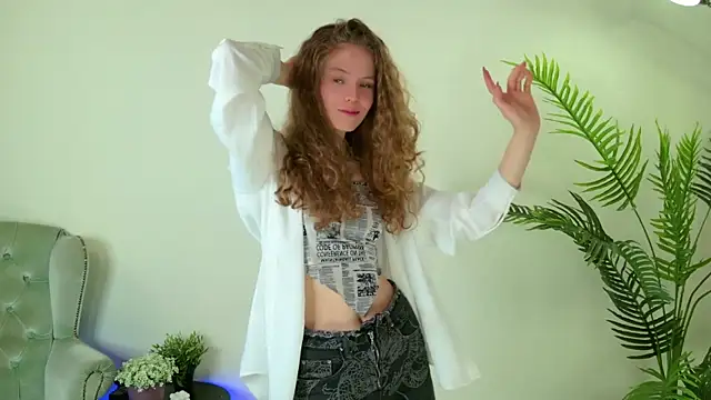 Mila Stain online show from May 2026 05:47:02 AM