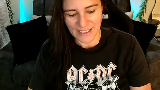Snapshot of LUCYMILF_SEXY chatting on May 2026 02:47:01 PM LUCYMILF SEXY online show from May 2026 02:47:01 PM