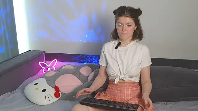 Snapshot of Annpopsy chatting on May 2026 03:17:02 PM Annpopsy online show from May 2026 03:17:02 PM