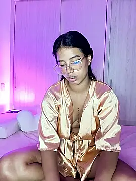 Snapshot of Raven_stonee01 chatting on May 2026 01:57:16 AM Raven stonee01 online show from May 2026 01:57:16 AM