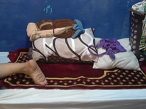 hotchilimom online show from October 2025 03:38:01 AM