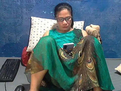Snapshot of hotchilimom chatting on May 2026 11:06:01 AM hotchilimom online show from May 2026 11:06:01 AM