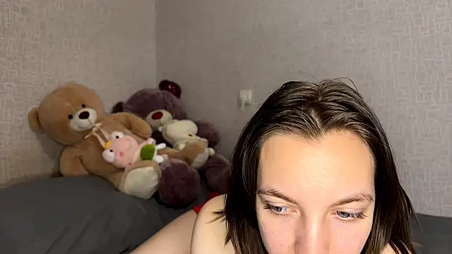 Snapshot of LissaCowling chatting on May 2026 08:30:02 AM LissaCowling online show from May 2026 08:30:02 AM