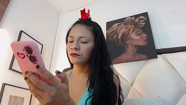 Snapshot of Karol_Wilde chatting on June 2026 11:57:02 PM Karol Wilde online show from June 2026 11:57:02 PM