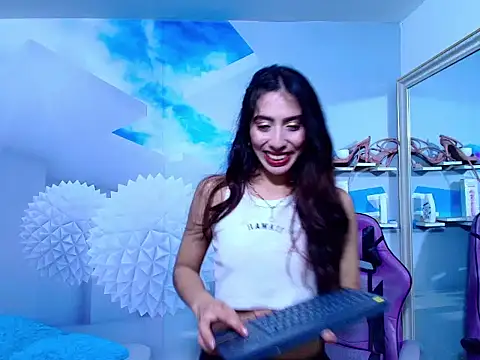 Snapshot of AMBEL-ROSE chatting on May 2026 12:28:02 AM AMBEL-ROSE online show from May 2026 12:28:02 AM