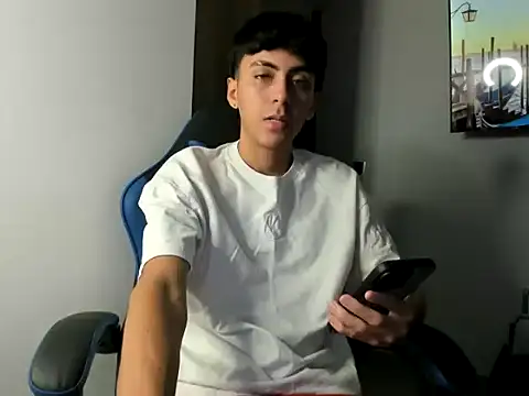 Snapshot of Ian_andrey chatting on May 2026 10:59:02 PM Ian andrey online show from May 2026 10:59:02 PM