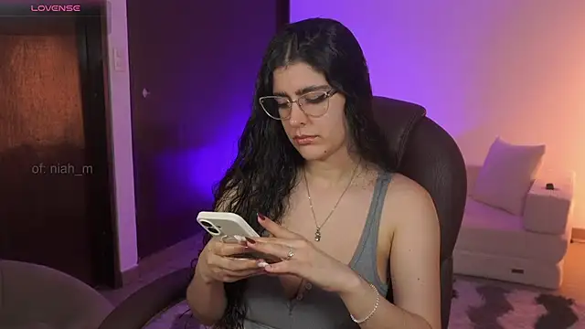 Snapshot of _Niah chatting on May 2026 09:33:02 PM Niah online show from May 2026 09:33:02 PM