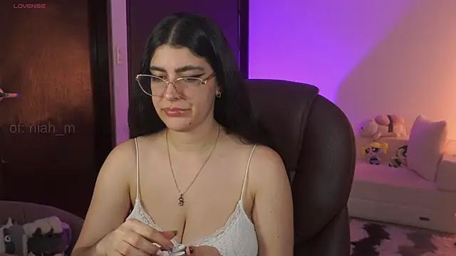 Snapshot of _Niah chatting on May 2026 01:11:02 AM Niah online show from May 2026 01:11:02 AM