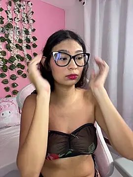Snapshot of melody_flowers18 chatting on June 2026 02:35:01 AM melody flowers18 online show from June 2026 02:35:01 AM