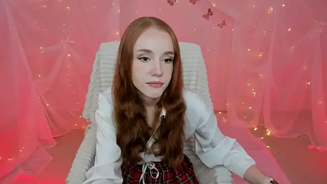 Snapshot of MilaSiren chatting on May 2026 09:39:02 AM MilaSiren online show from May 2026 09:39:02 AM