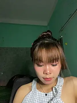 Snapshot of Cry_sexy chatting on May 2026 02:18:02 AM Cry sexy online show from May 2026 02:18:02 AM