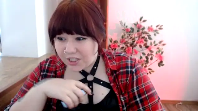 Snapshot of KarolinasHot chatting on May 2026 03:50:01 PM KarolinasHot online show from May 2026 03:50:01 PM