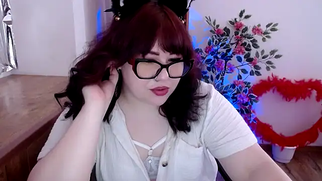 Snapshot of KarolinasHot chatting on June 2026 05:40:02 PM KarolinasHot online show from June 2026 05:40:02 PM