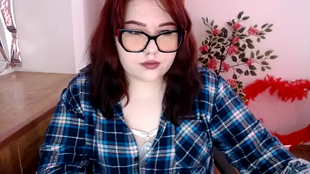 Snapshot of KarolinasHot chatting on June 2026 06:51:02 PM KarolinasHot online show from June 2026 06:51:02 PM