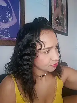 mell0102 online show from May 2026 12:00:02 PM