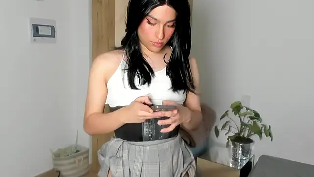 Snapshot of naomimoore828 chatting on May 2026 08:48:02 PM naomimoore828 online show from May 2026 08:48:02 PM