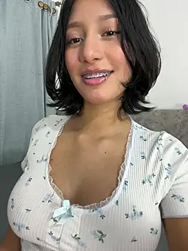Snapshot of yazmin_rouse_ chatting on July 2026 11:31:01 PM yazmin rouse online show from July 2026 11:31:01 PM