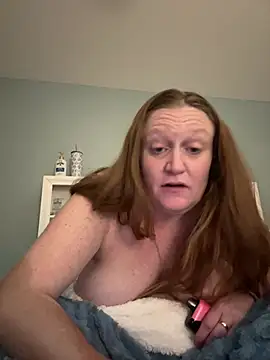 Snapshot of Kellilyn10 chatting on May 2026 04:54:01 AM Kellilyn10 online show from May 2026 04:54:01 AM
