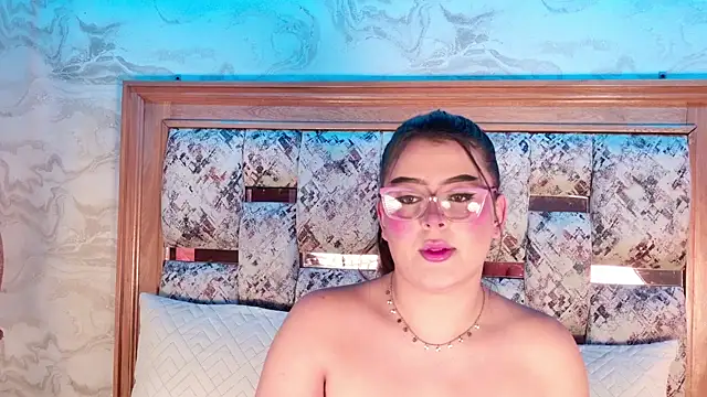 Snapshot of violeta_duval chatting on May 2026 03:13:02 AM violeta duval online show from May 2026 03:13:02 AM