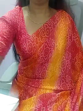Snapshot of silksmitha- chatting on July 2026 12:55:01 PM silksmitha- online show from July 2026 12:55:01 PM