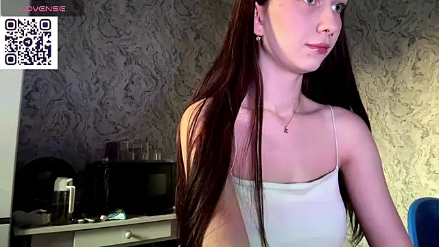 HinaDesire online show from June 2026 12:02:02 AM
