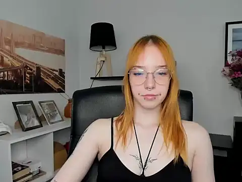 Snapshot of foxSonya chatting on June 2026 05:53:01 AM foxSonya online show from June 2026 05:53:01 AM