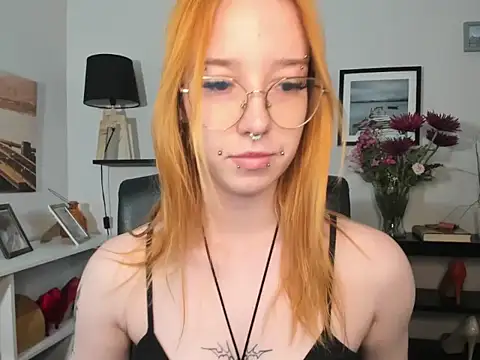 Snapshot of foxSonya chatting on June 2026 05:39:01 AM foxSonya online show from June 2026 05:39:01 AM