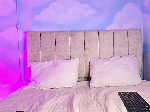 Snapshot of Nikirouse chatting on May 2026 02:07:02 AM Nikirouse online show from May 2026 02:07:02 AM