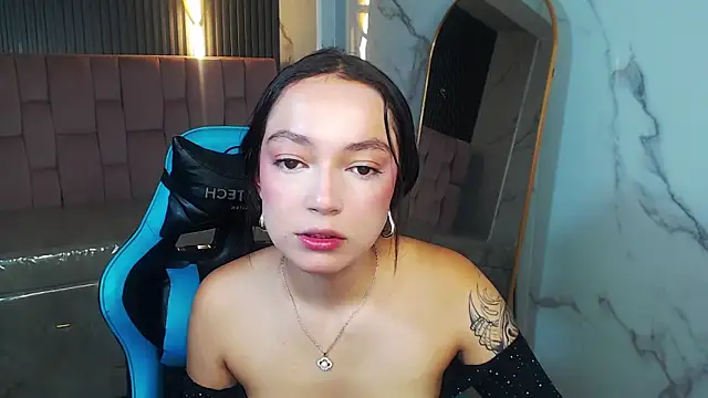 Snapshot of Cinnamon_b chatting on May 2026 08:05:01 PM Cinnamon b online show from May 2026 08:05:01 PM