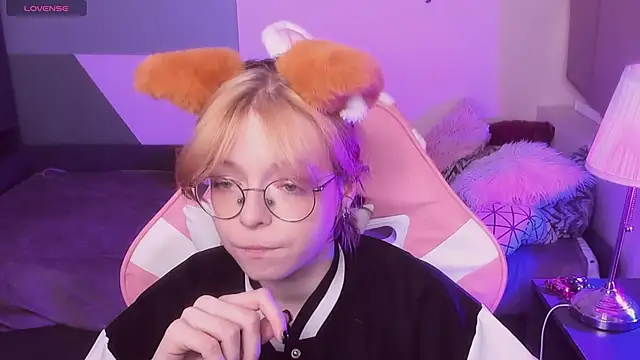 FoxxyyPolly online show from May 2026 05:27:02 AM