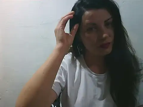 Snapshot of Brun3tt3n chatting on February 2025 05:53:02 PM Brun3tt3n online show from February 2025 05:53:02 PM