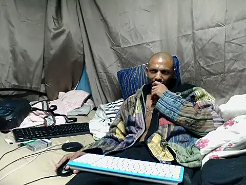 Snapshot of Camodick chatting on May 2026 02:18:02 AM Camodick online show from May 2026 02:18:02 AM