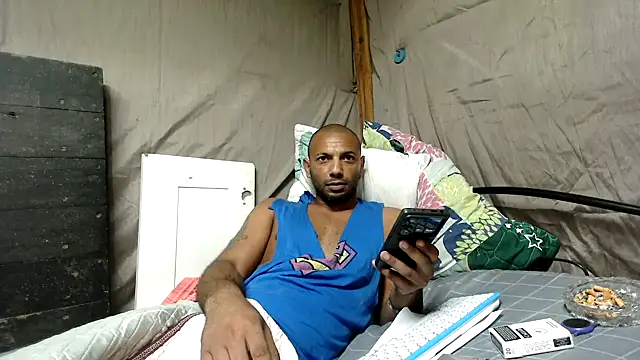 Snapshot of Camodick chatting on May 2026 11:44:01 PM Camodick online show from May 2026 11:44:01 PM