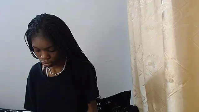 Snapshot of PetiteBarbie_05 chatting on August 2026 06:12:01 AM PetiteBarbie 05 online show from August 2026 06:12:01 AM