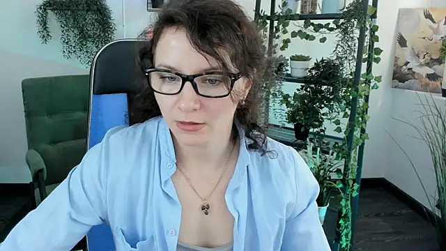 Snapshot of AureliaGleam chatting on May 2026 04:40:02 AM AureliaGleam online show from May 2026 04:40:02 AM