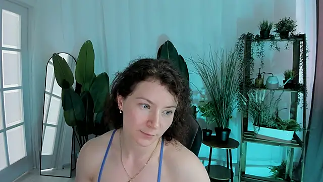 Snapshot of AureliaGleam chatting on July 2026 06:49:02 AM AureliaGleam online show from July 2026 06:49:02 AM
