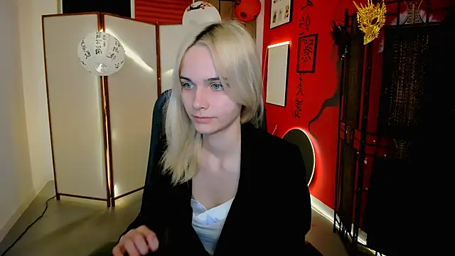 Snapshot of DanaWint chatting on May 2026 09:06:01 AM DanaWint online show from May 2026 09:06:01 AM