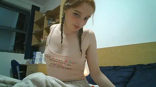 Snapshot of goddesslucyy chatting on June 2026 02:09:01 AM goddesslucyy online show from June 2026 02:09:01 AM