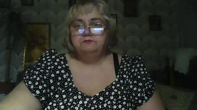 Snapshot of MarinaFarina53 chatting on June 2026 05:52:01 AM MarinaFarina53 online show from June 2026 05:52:01 AM