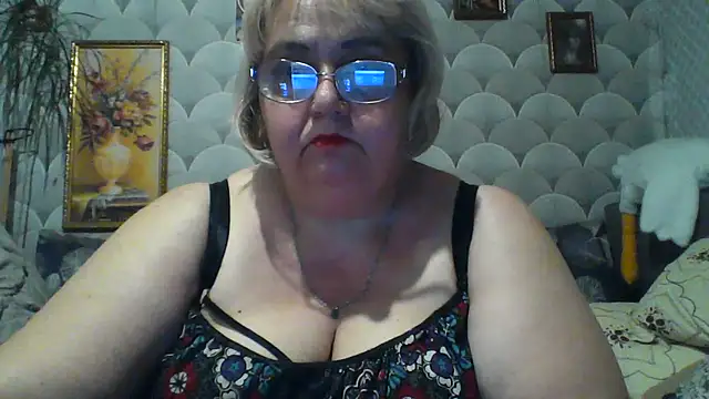 Snapshot of MarinaFarina53 chatting on June 2026 06:39:02 PM MarinaFarina53 online show from June 2026 06:39:02 PM