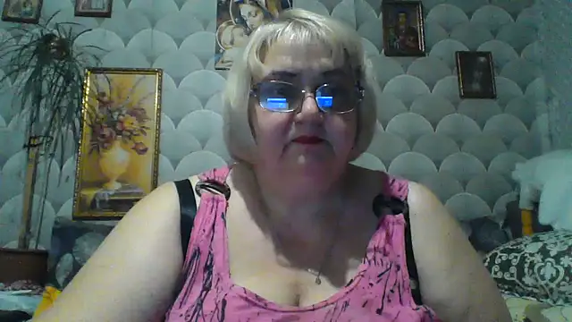 Snapshot of MarinaFarina53 chatting on June 2026 07:46:01 PM MarinaFarina53 online show from June 2026 07:46:01 PM